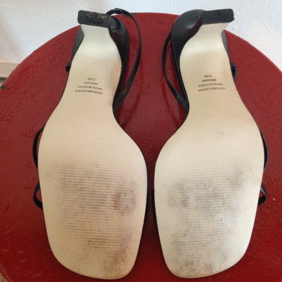 Karen Scott black strappy heels - Picture 4 of 4